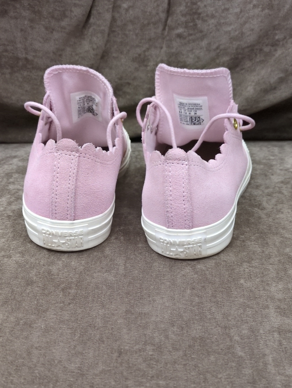 Converse Frilly Thrills Pink Scallop Low-Tops Size 9.5 - Picture 3 of 6
